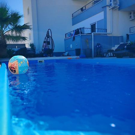 Apartmani Anastasia With Pool, Новаля Екстериор снимка