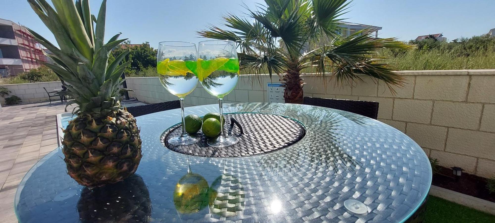 Apartmani Anastasia With Pool, Новаля Екстериор снимка