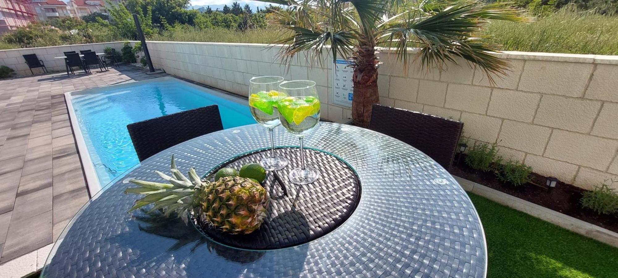 Apartmani Anastasia With Pool, Новаля Екстериор снимка