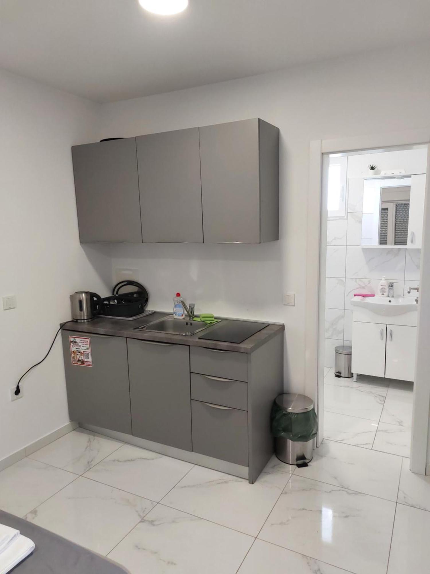 Apartmani Anastasia With Pool, Новаля Екстериор снимка