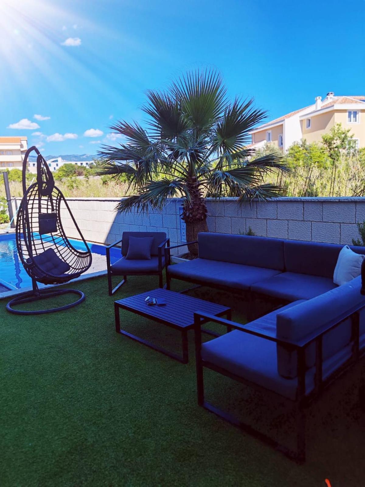 Apartmani Anastasia With Pool, Новаля Екстериор снимка